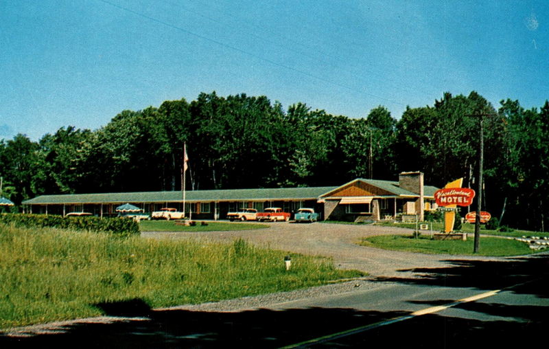 Vacationland Motel - Vintage Postcard (newer photo)